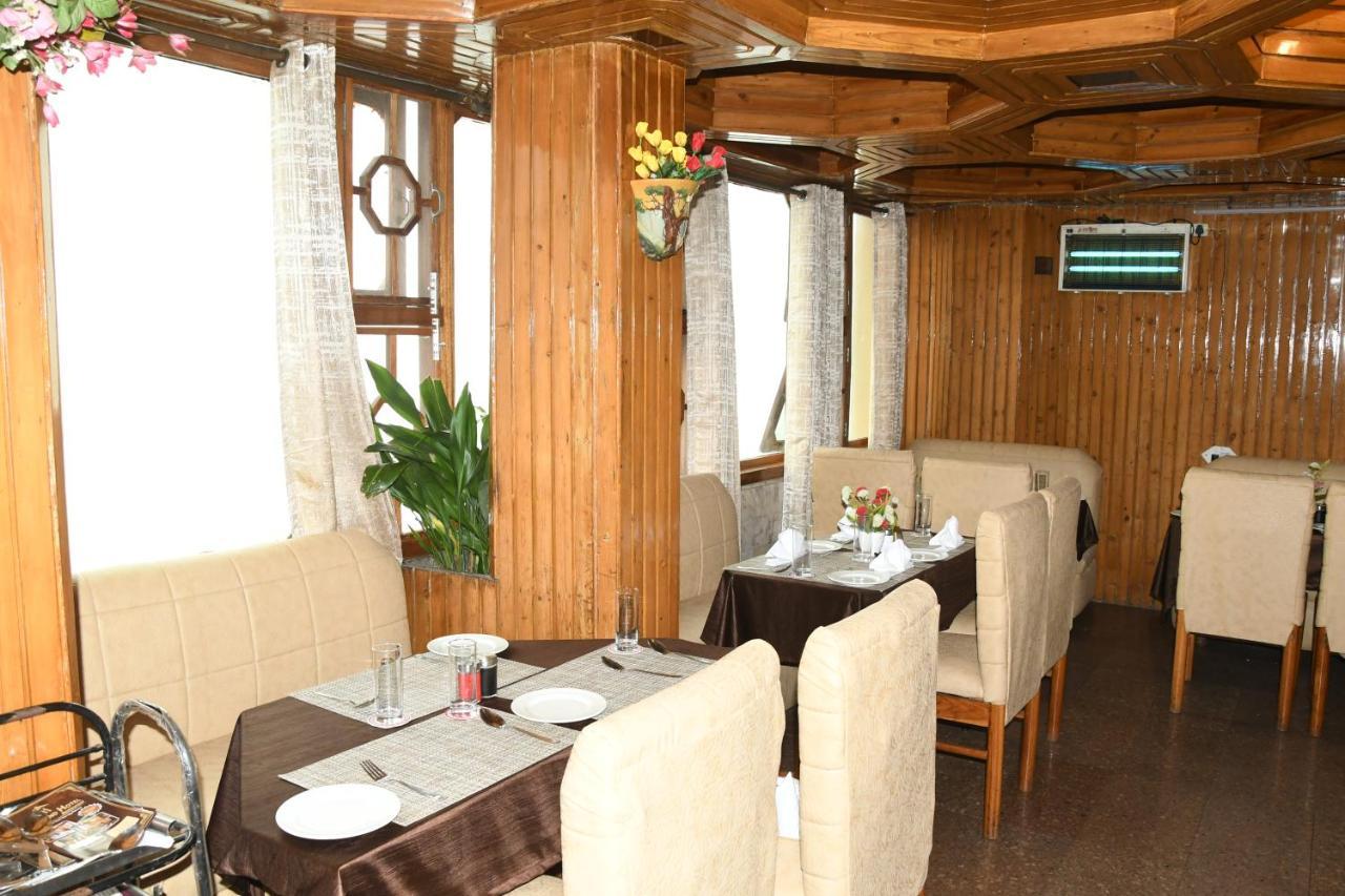 Auckland Hotel And Restaurant Near Mall Road شيملا المظهر الخارجي الصورة