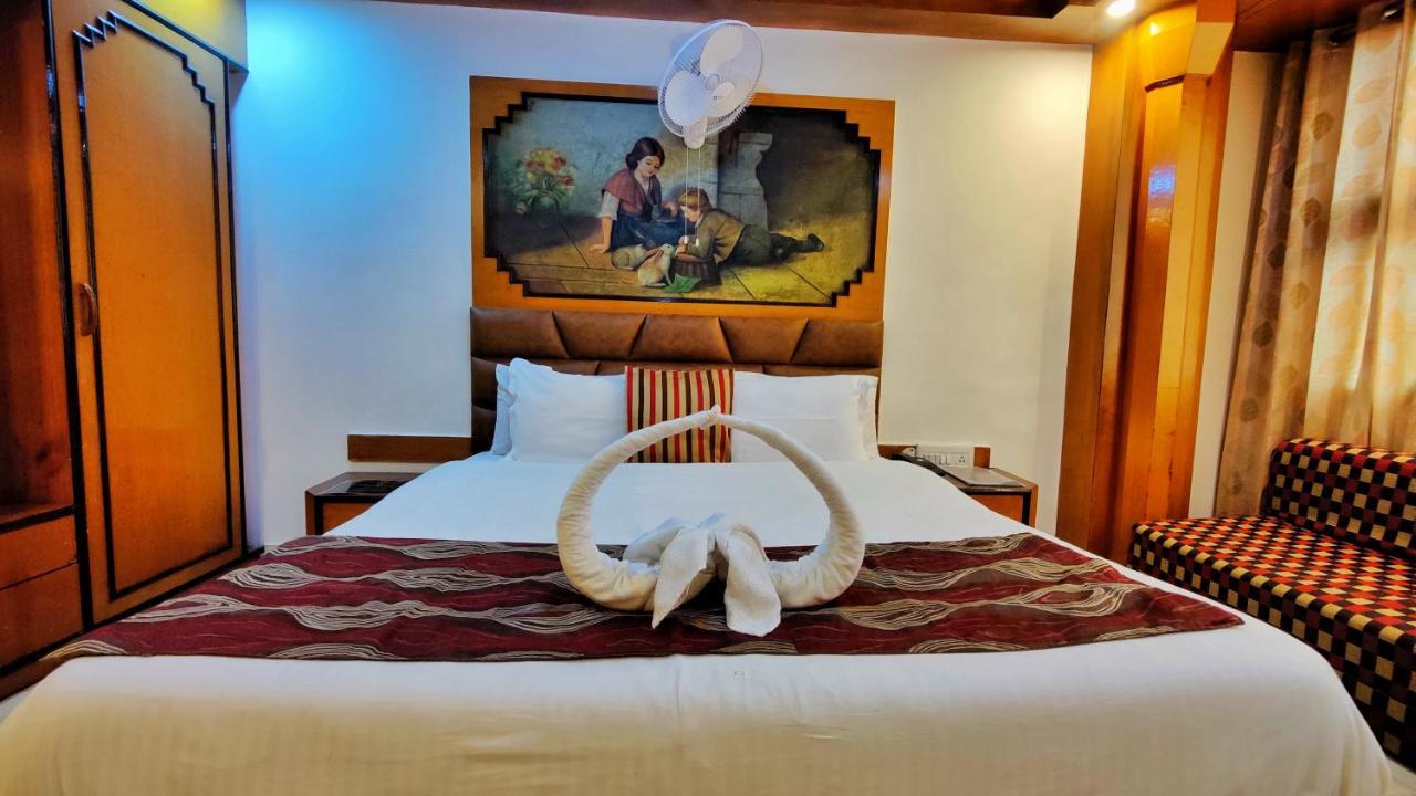 Auckland Hotel And Restaurant Near Mall Road شيملا المظهر الخارجي الصورة