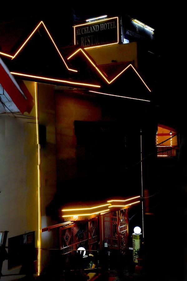 Auckland Hotel And Restaurant Near Mall Road شيملا المظهر الخارجي الصورة
