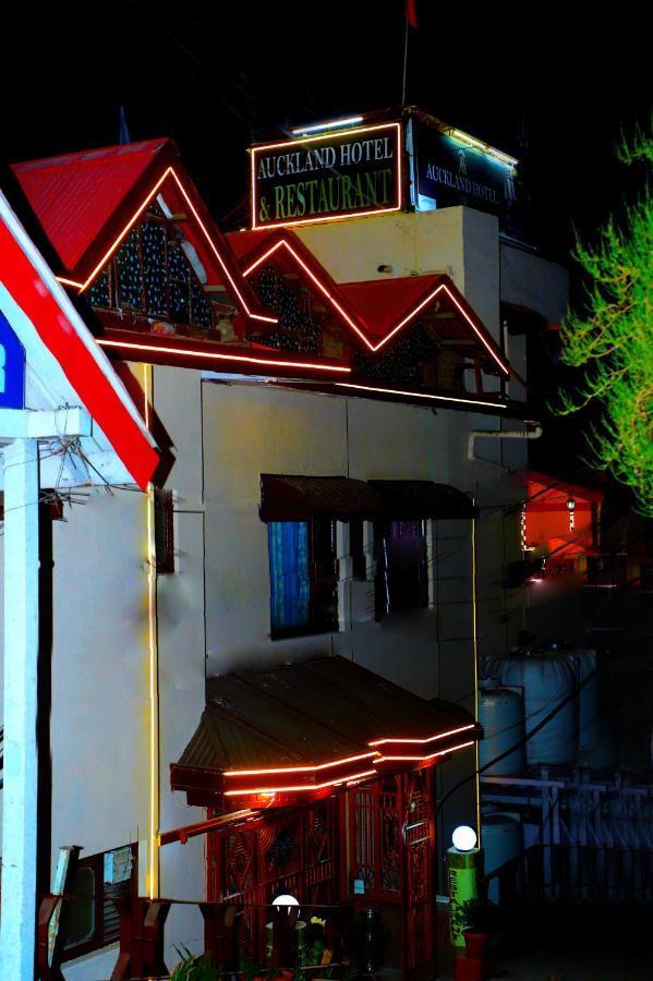 Auckland Hotel And Restaurant Near Mall Road شيملا المظهر الخارجي الصورة